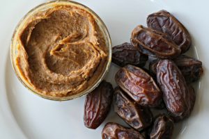 خمیر خرما  خانگی پیچ حلوایی رولت